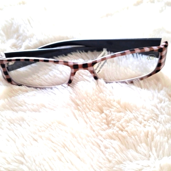 Reading classes +2.50 - Picture 1 of 4